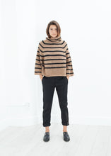 Load image into Gallery viewer, Side Zip Slim Pant in Black